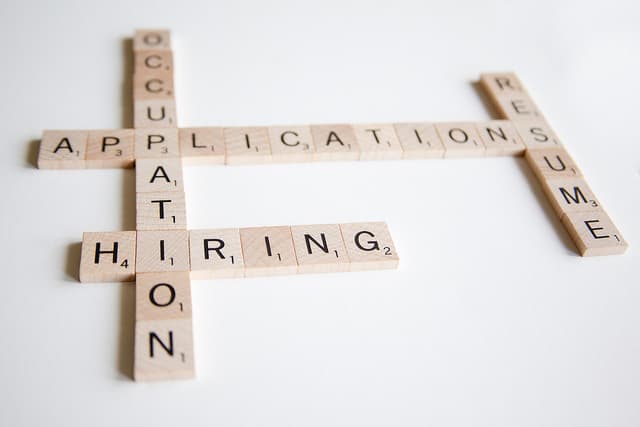 Scrabble: CV, Contractació, Aplicacions, Ocupació